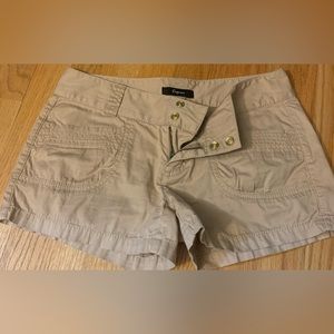 Express khaki shorts SZ 0